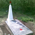 Молоді народники з Черкас упорядкували могилу воїнів у Носачеві